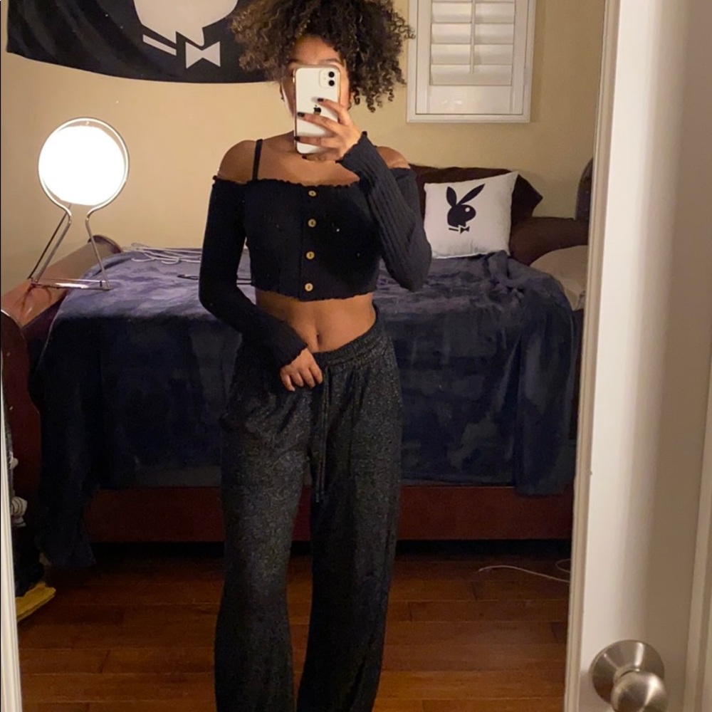Cropped long sleeve w buttons